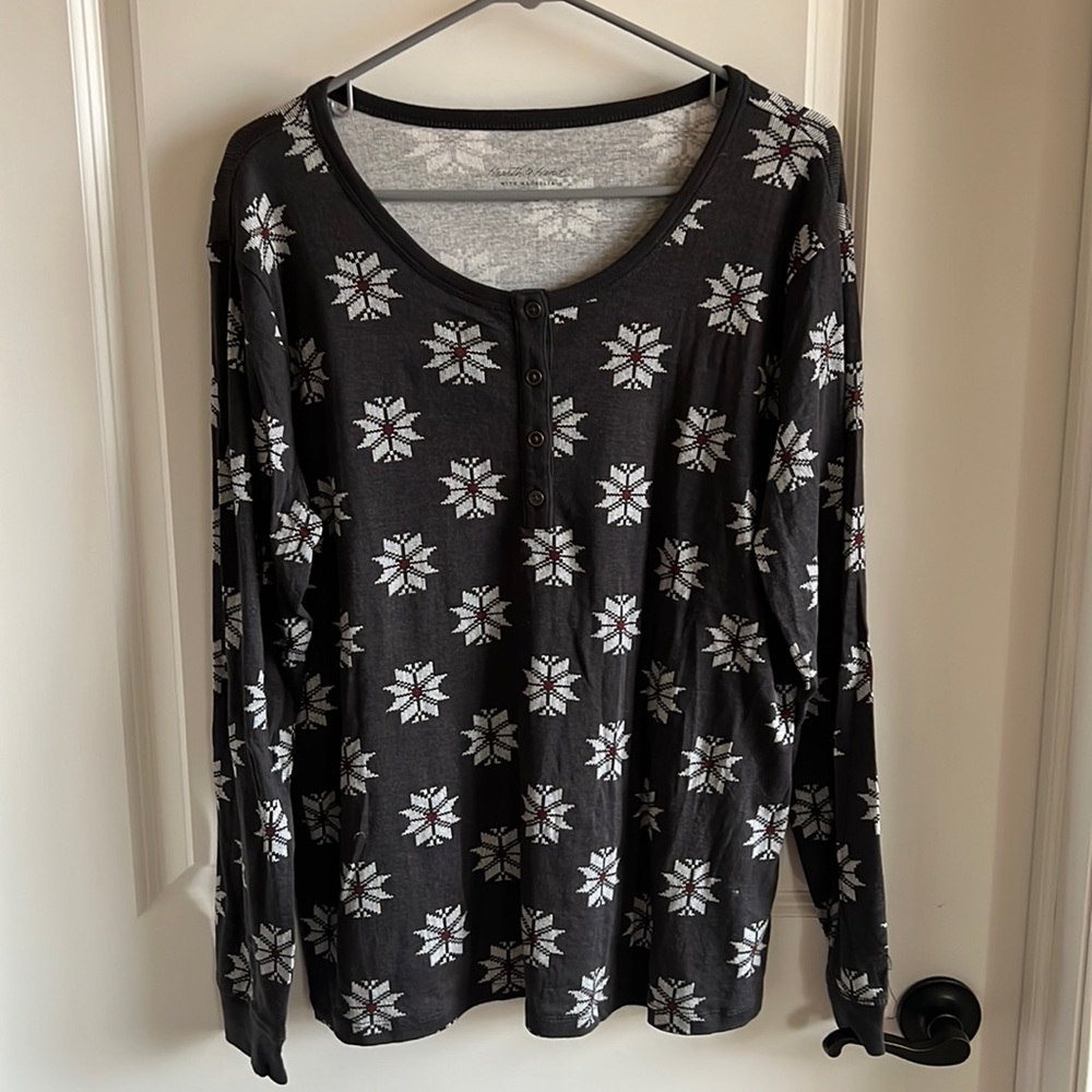 Hearth & Hand With Magnolia Dark Gray Sleep Top.